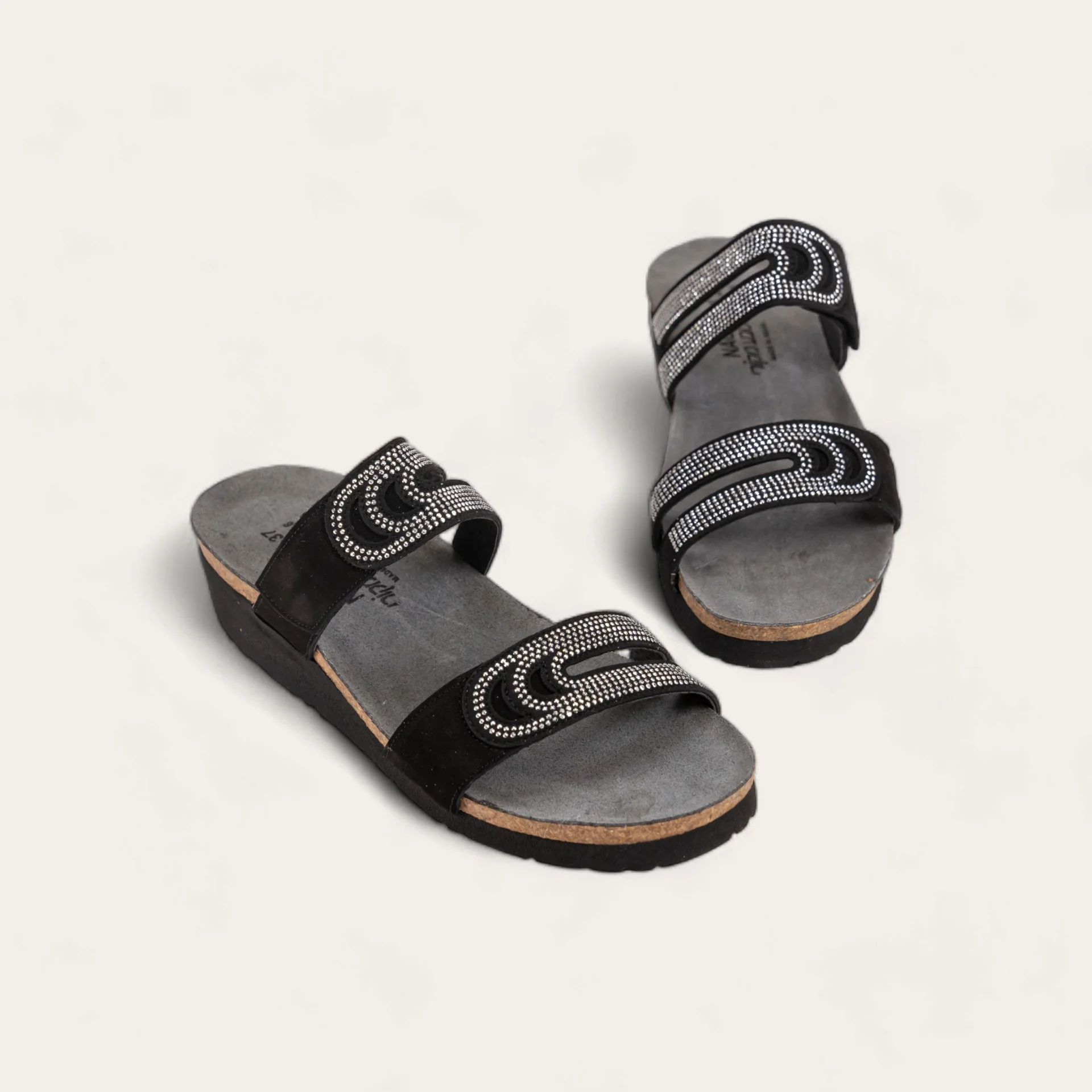 Ainsley - Image 6